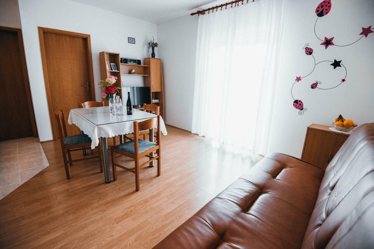 Apartmani Tamaris Vodice Buitenkant foto