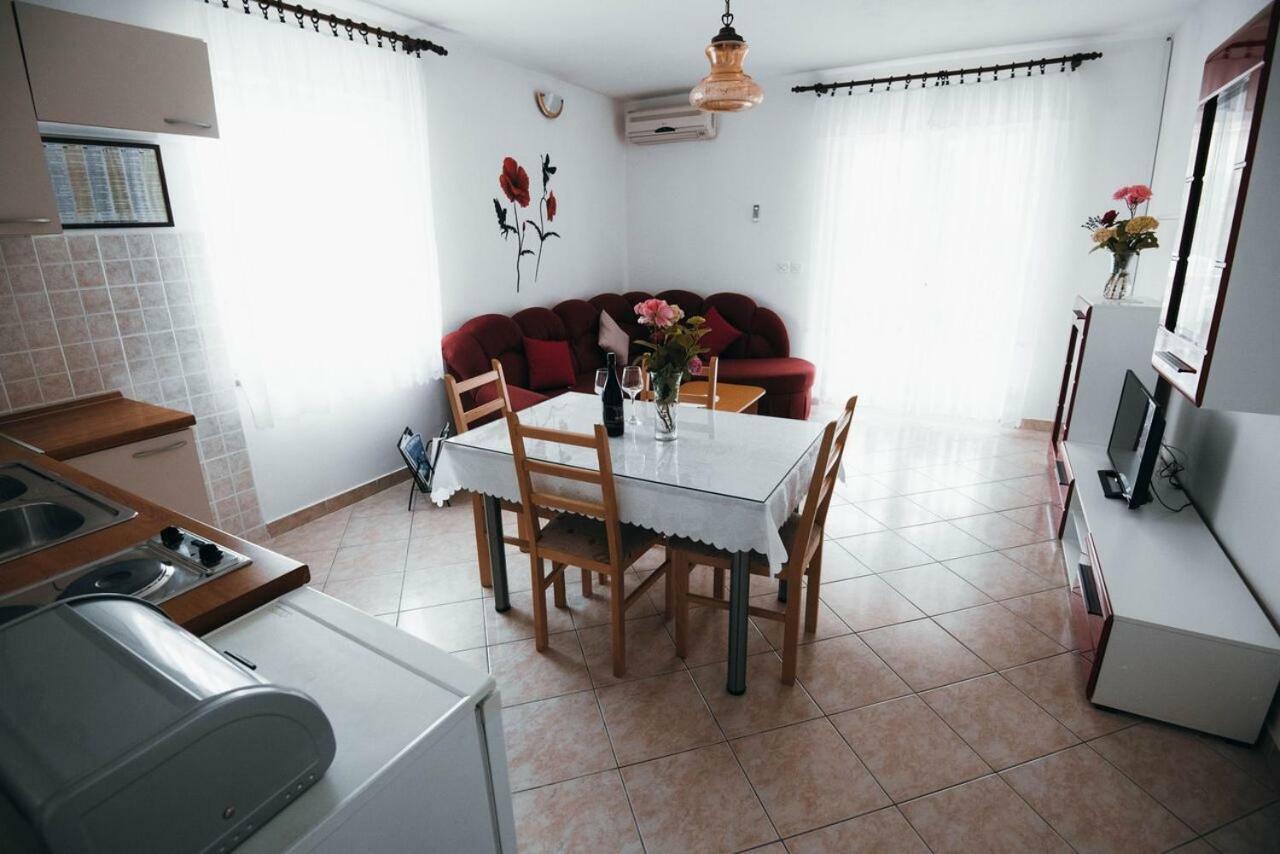 Apartmani Tamaris Vodice Buitenkant foto